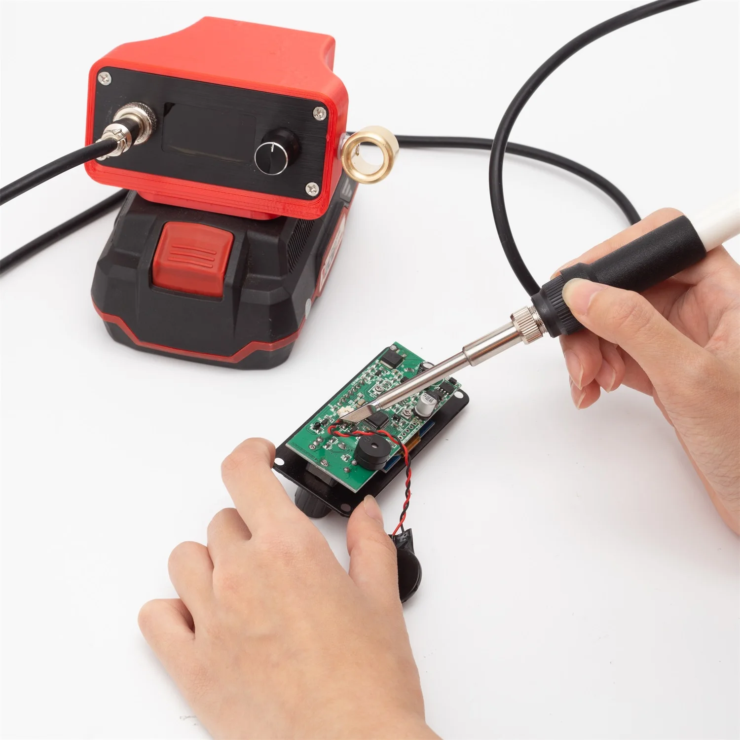 Elektryczna cyfrowa lutownica  – Digital Soldering Station T12 recenzja i cena